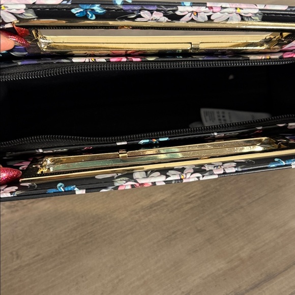 Floral Black Clutch Bag - Call it Spring - excellent condition - Picture 4 of 4